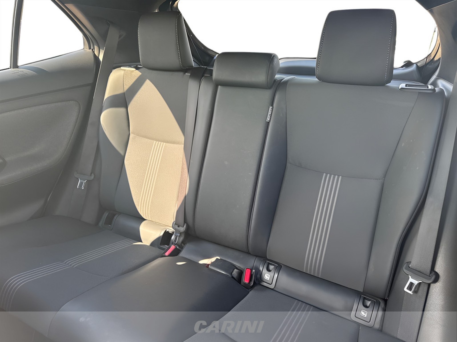 CARINI Toyota yaris cross