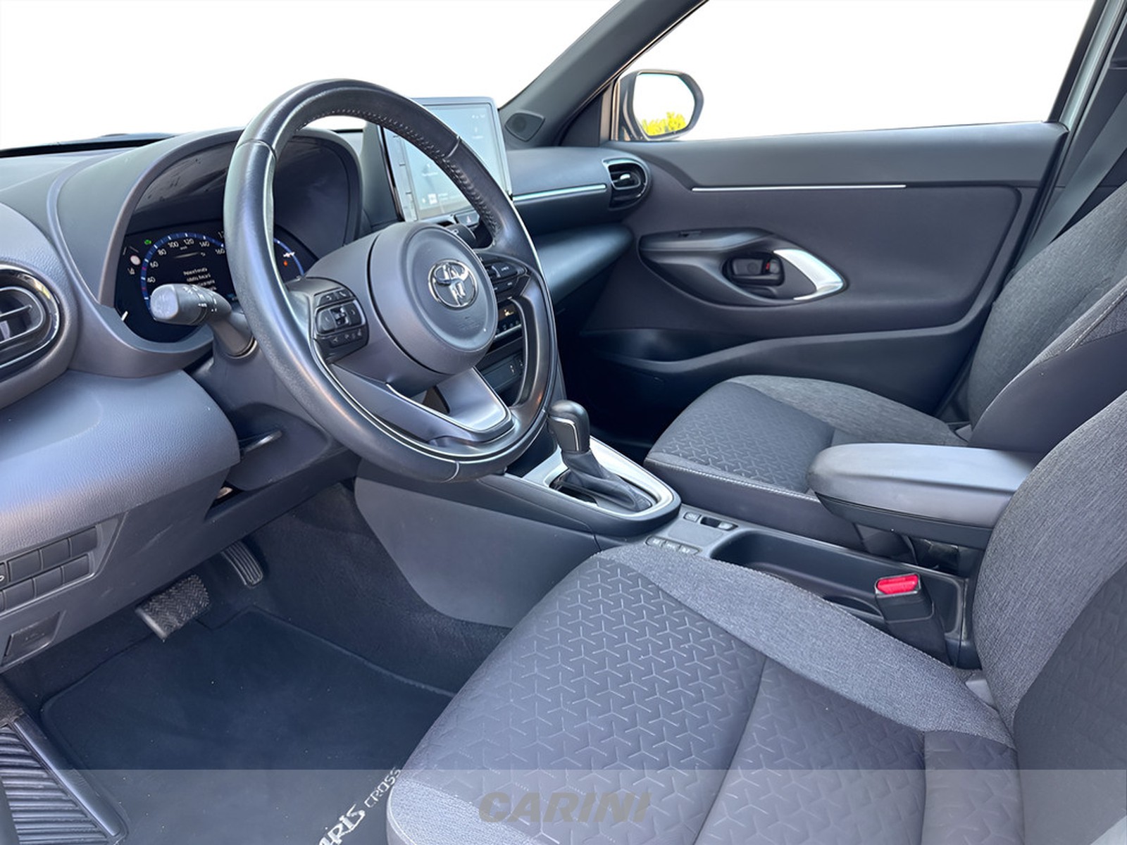 CARINI Toyota yaris cross