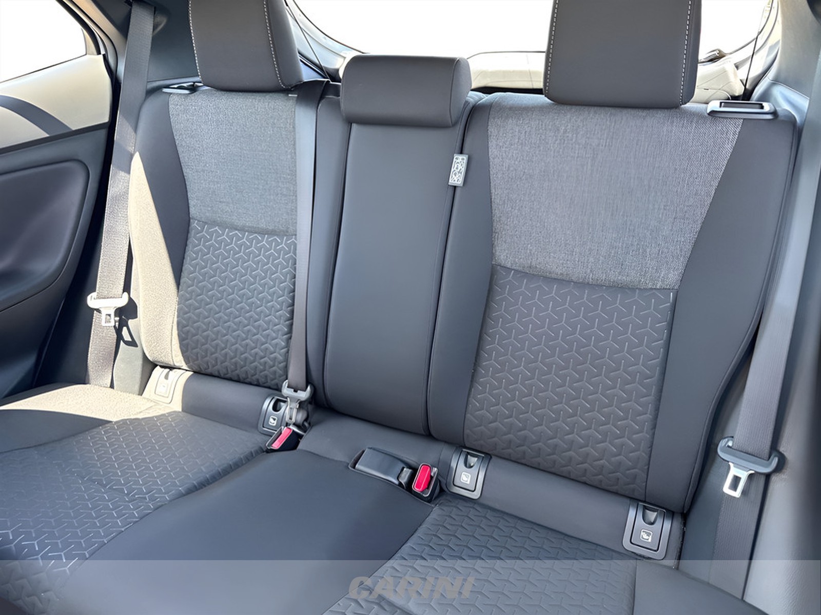 CARINI Toyota yaris cross
