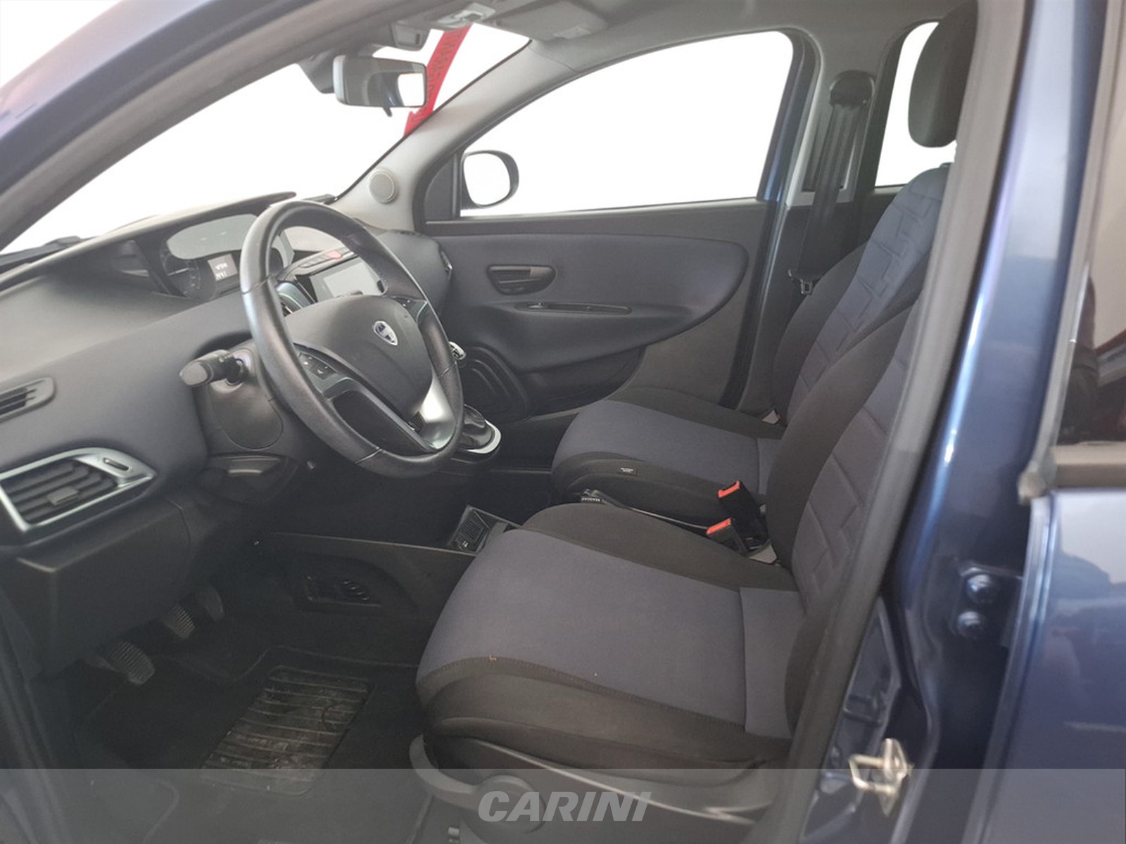 CARINI Lancia Ypsilon