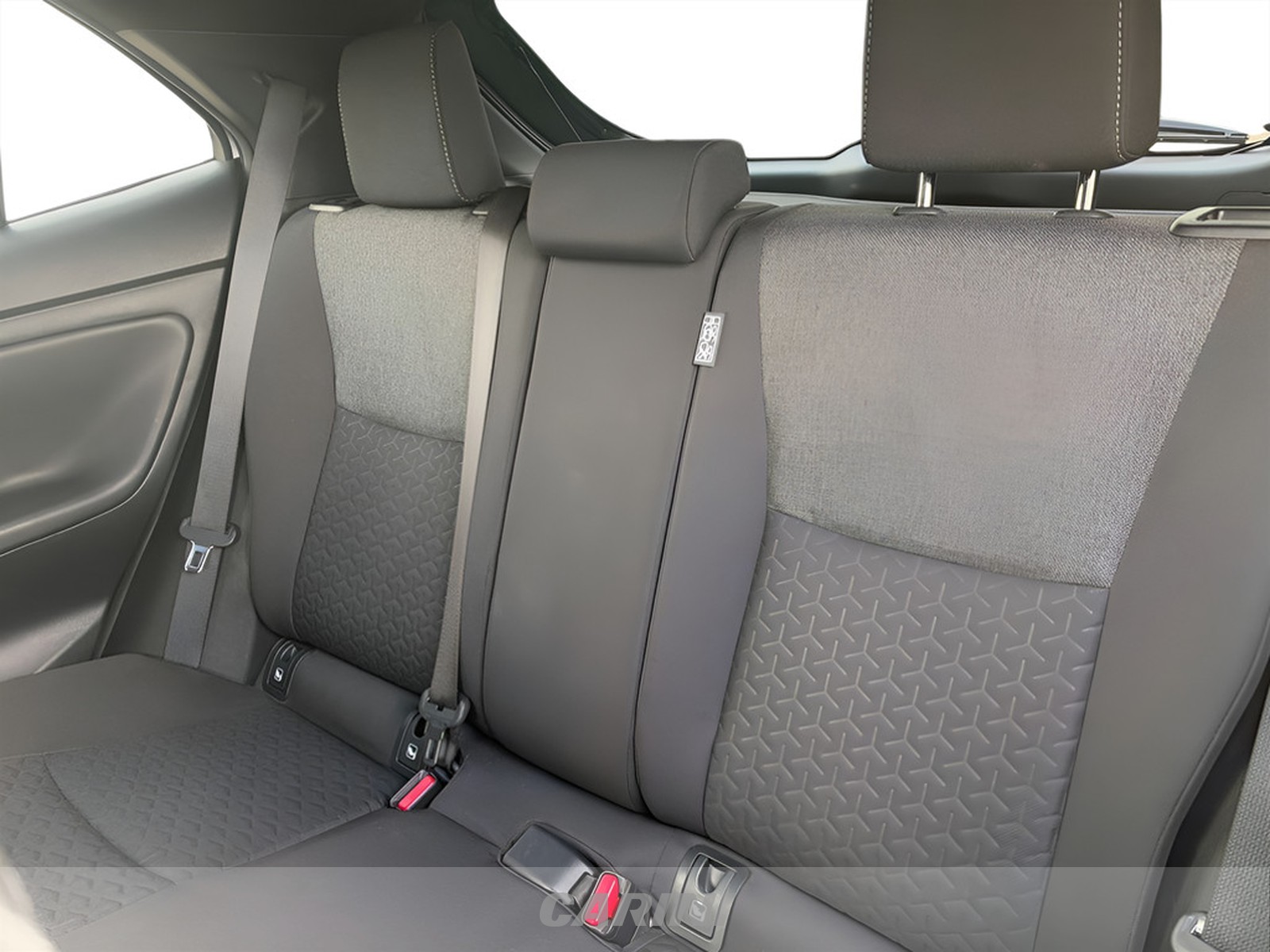 CARINI Toyota yaris cross