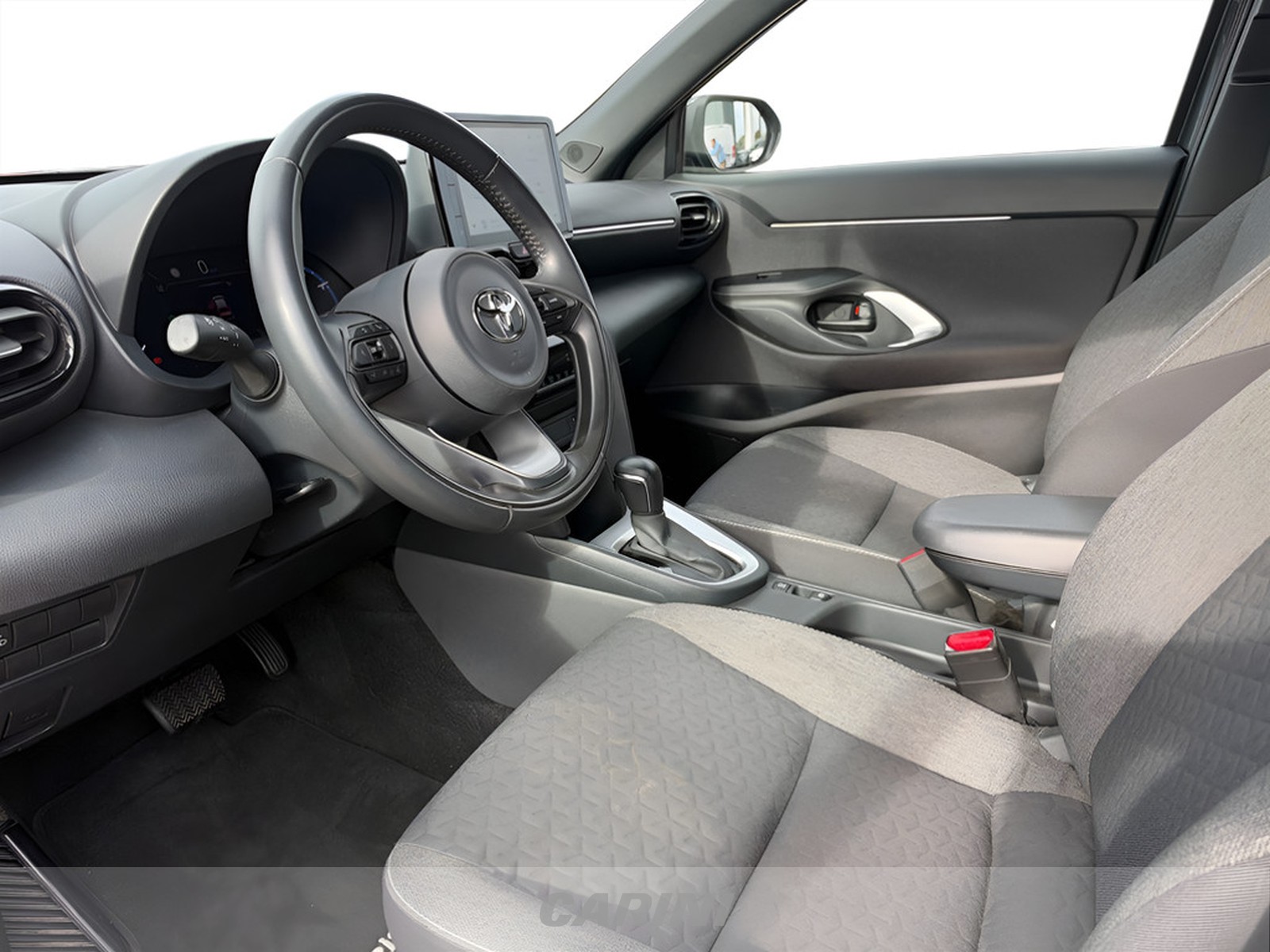 CARINI Toyota yaris cross