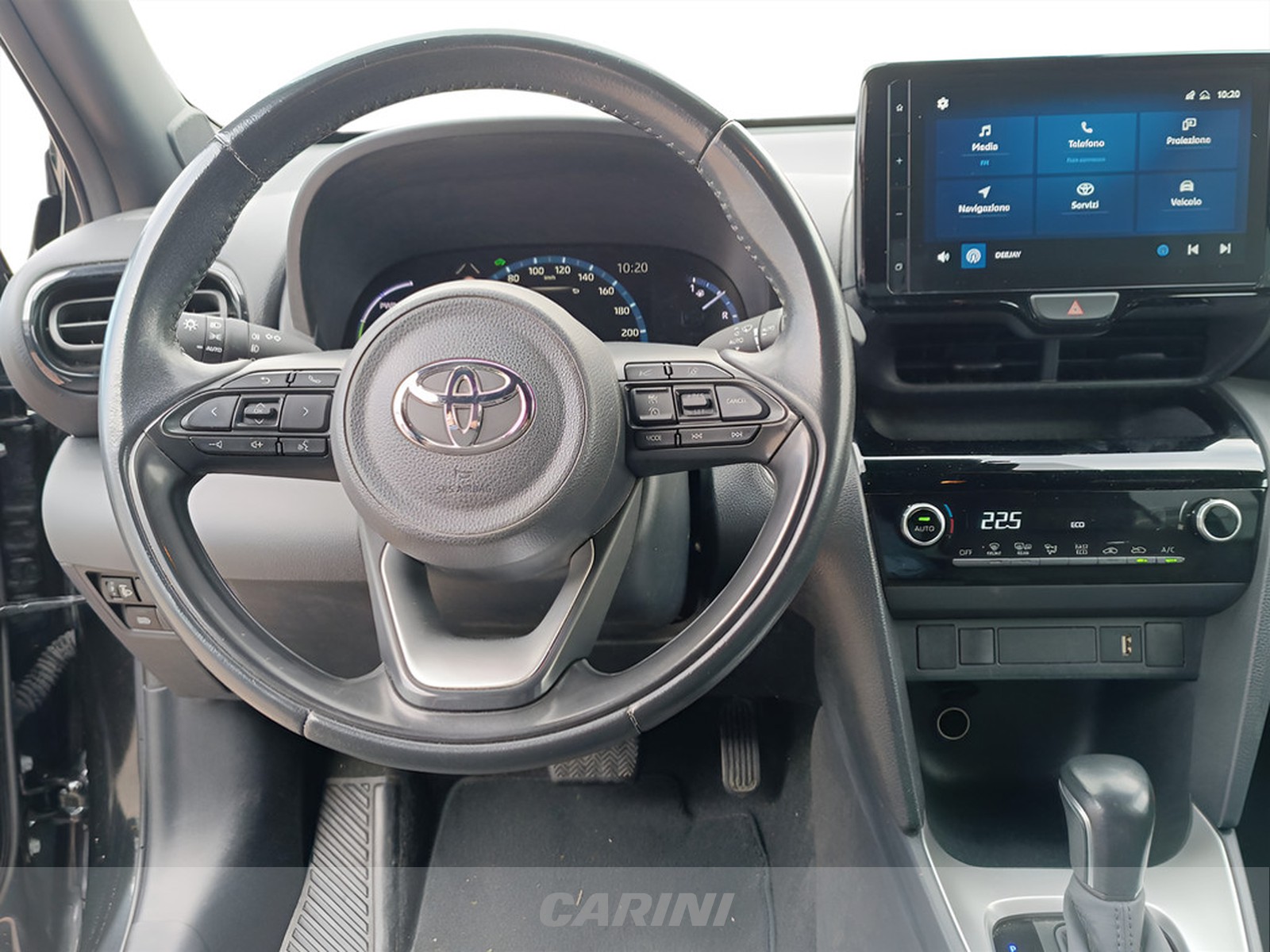 CARINI Toyota yaris cross