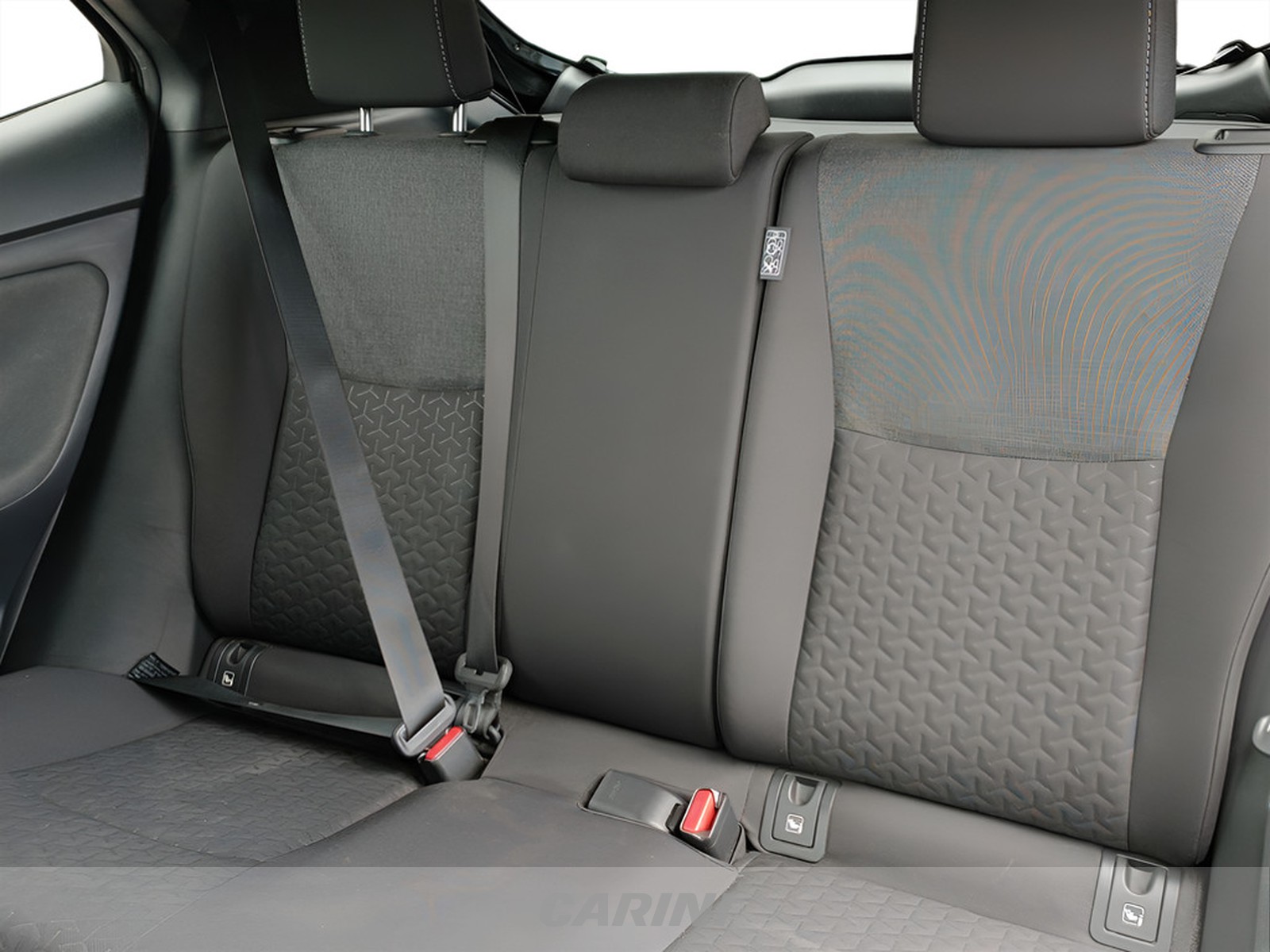 CARINI Toyota yaris cross