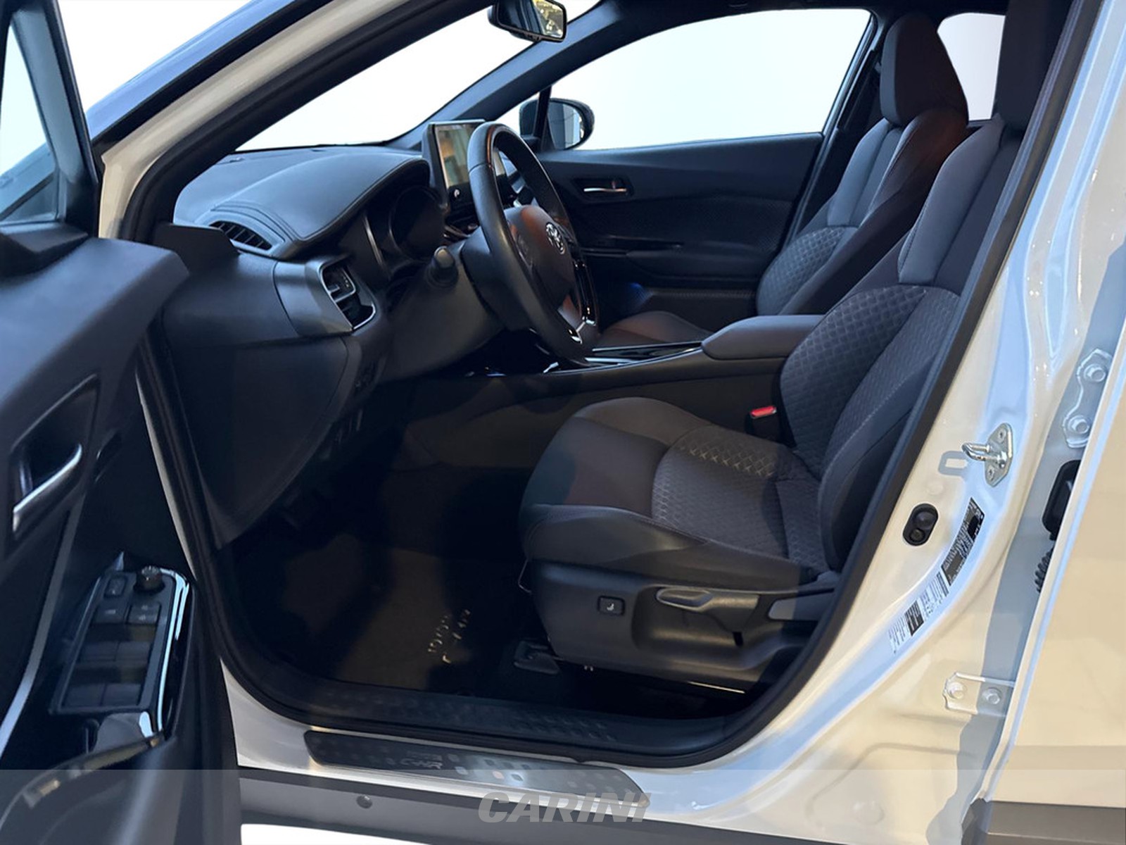 CARINI Toyota C-HR