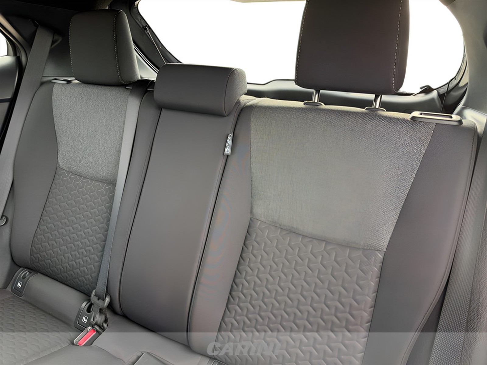 CARINI Toyota yaris cross