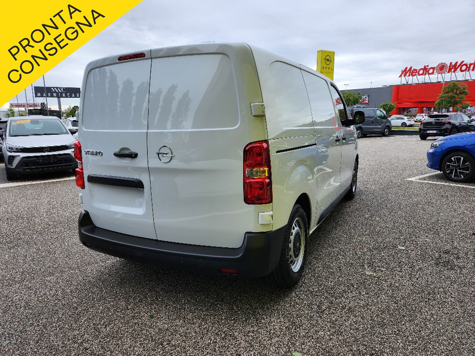 UNICAR Opel Vivaro