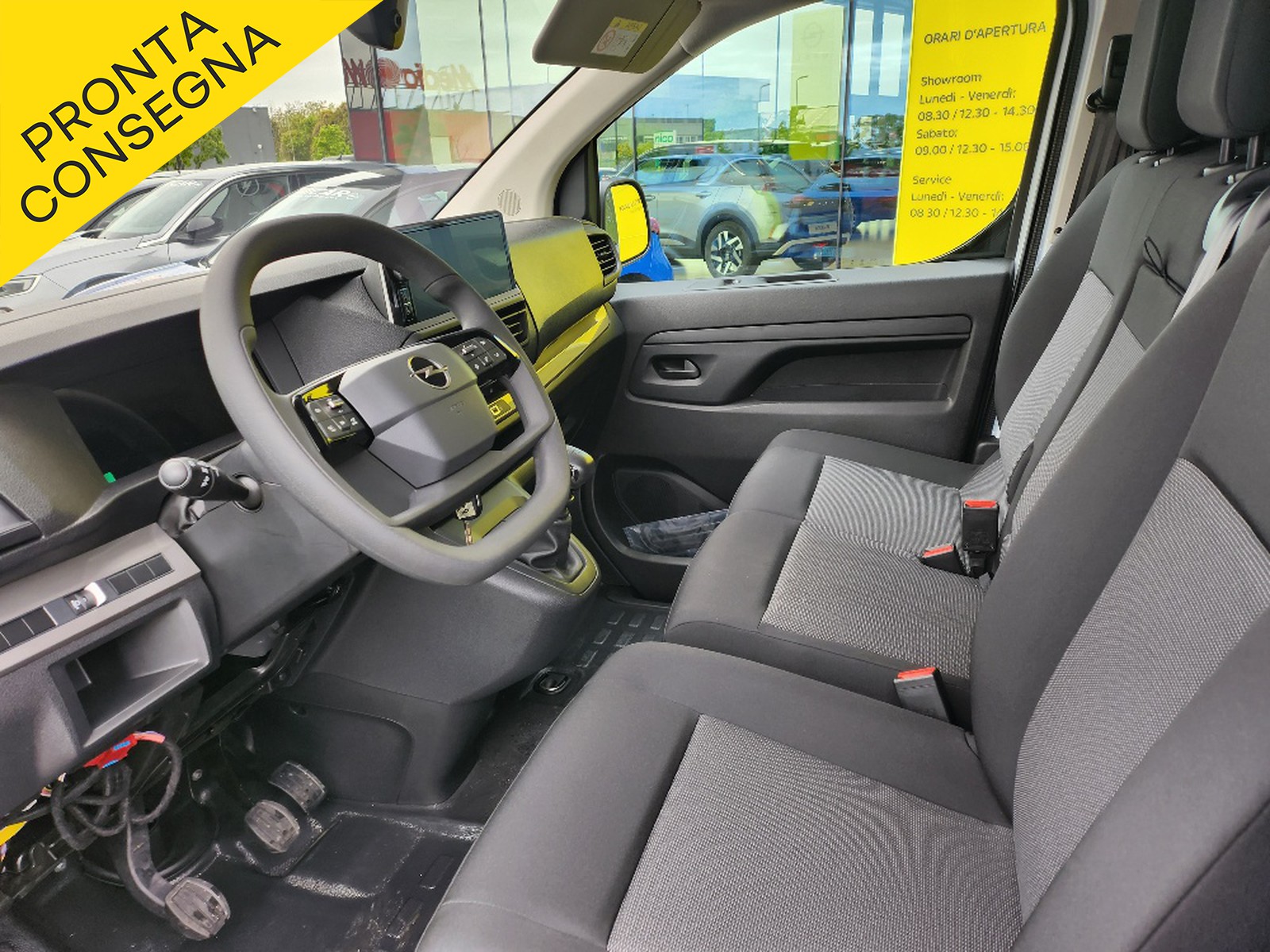 UNICAR Opel Vivaro
