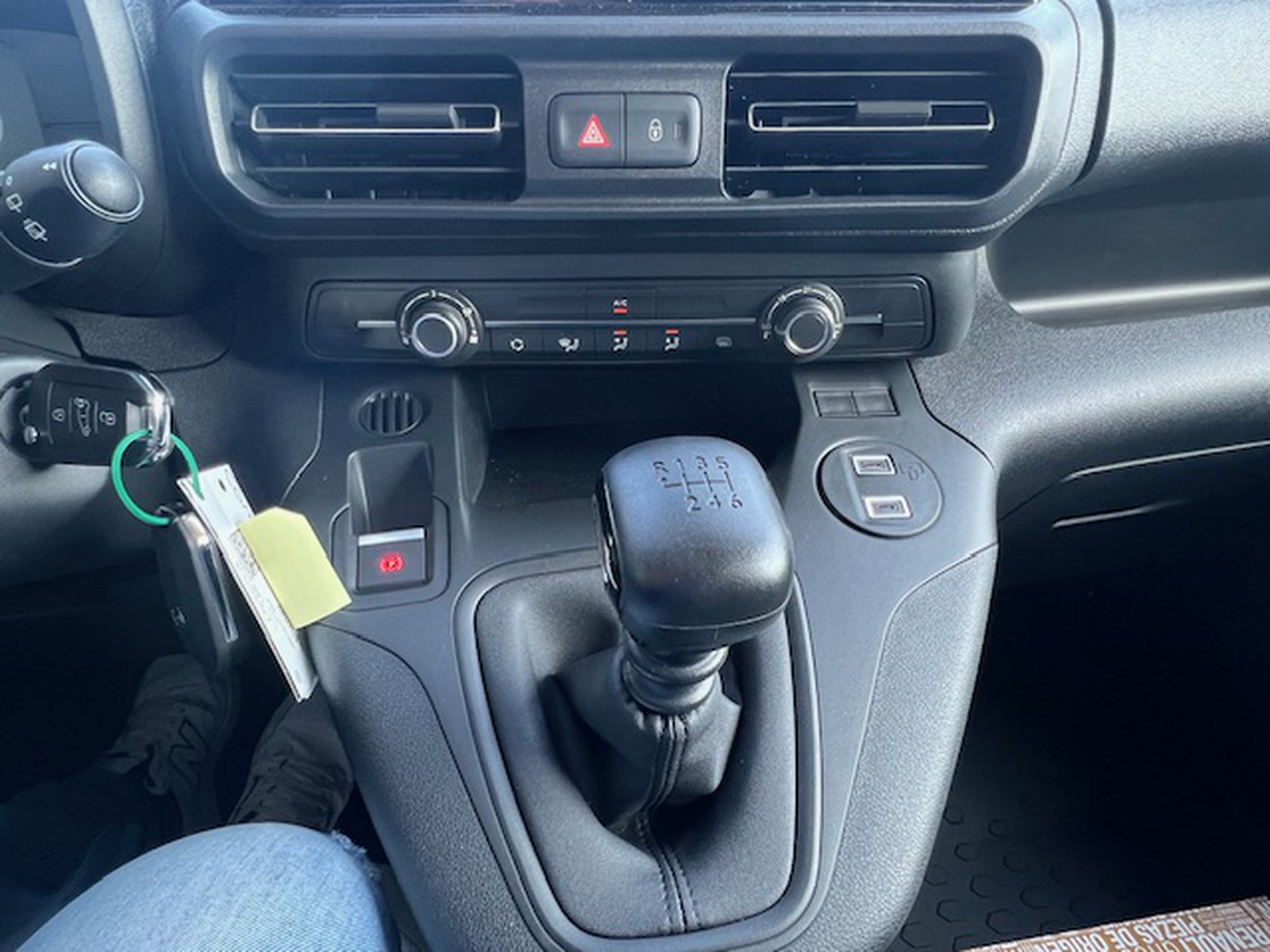UNICAR Opel Combo
