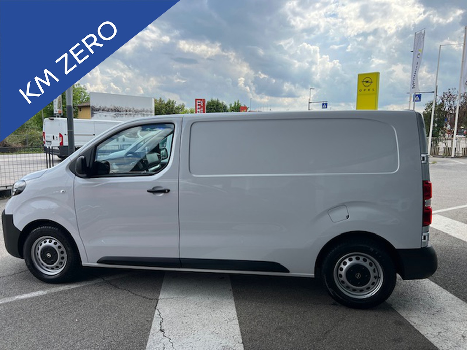 UNICAR Opel Vivaro