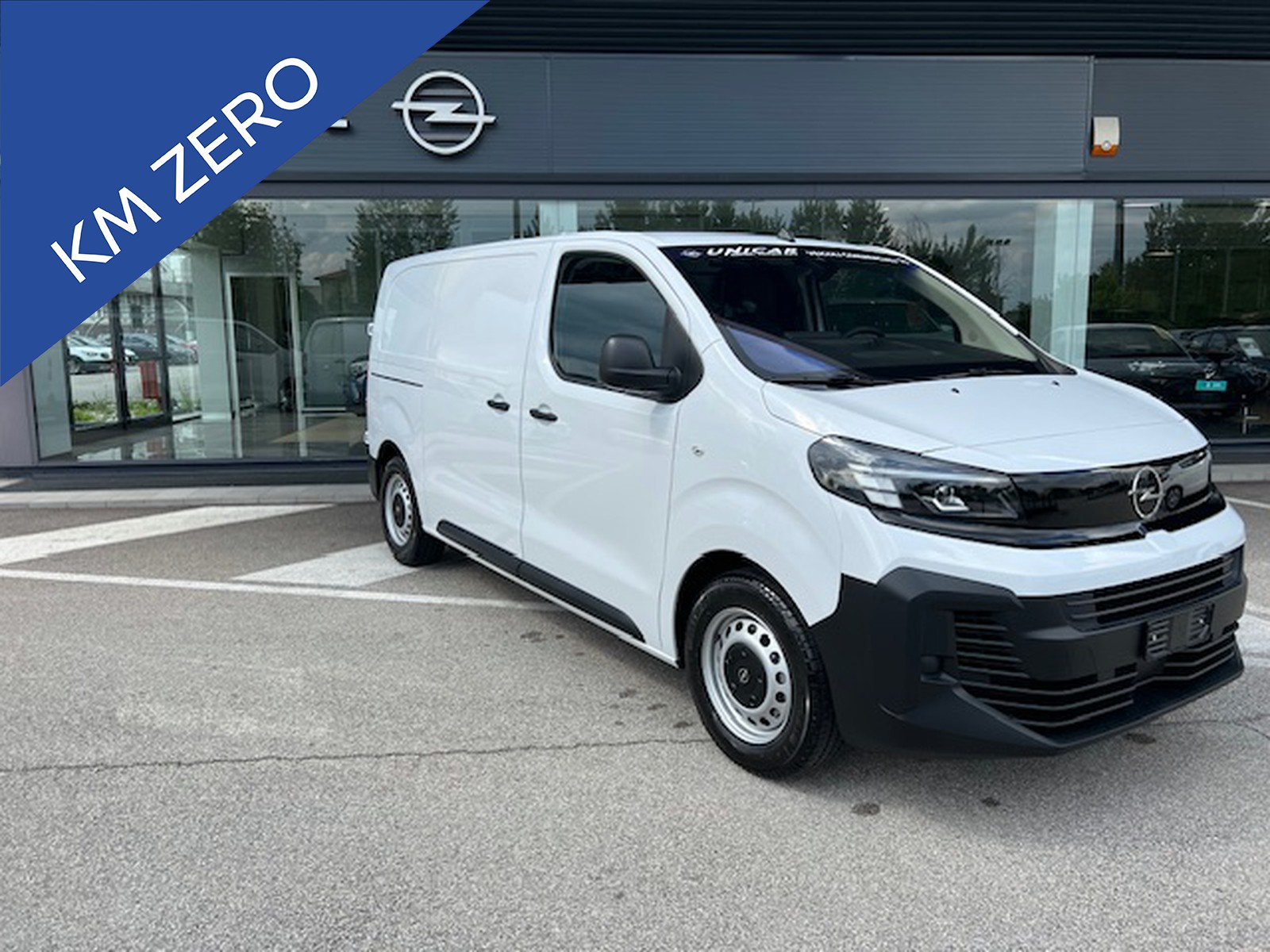 UNICAR Opel Vivaro