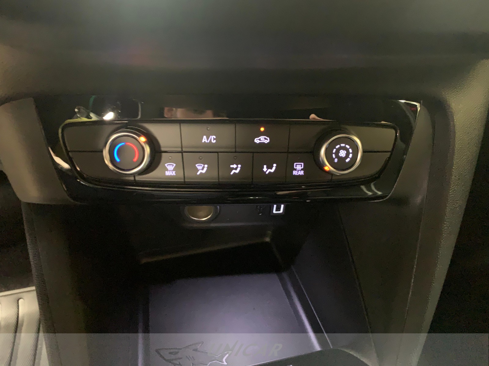 UNICAR Opel Corsa