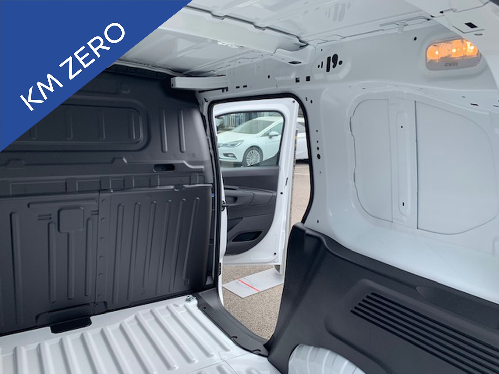 UNICAR Opel Combo