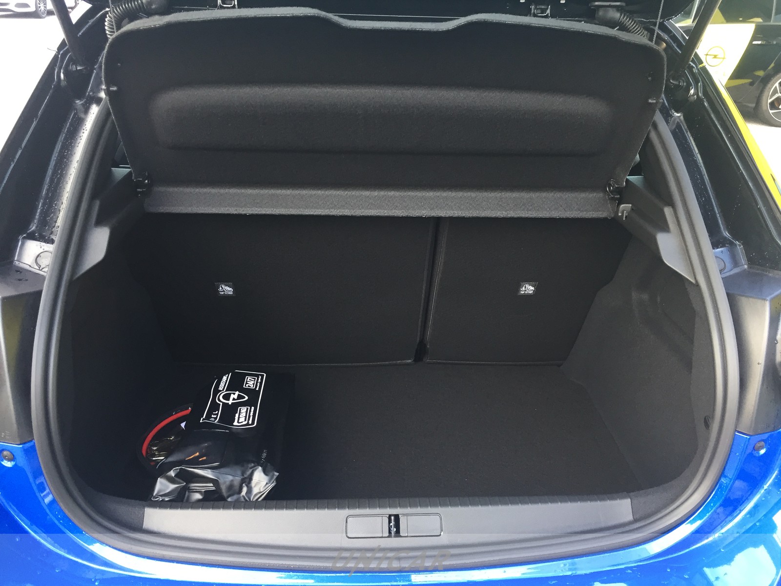 UNICAR Opel Corsa