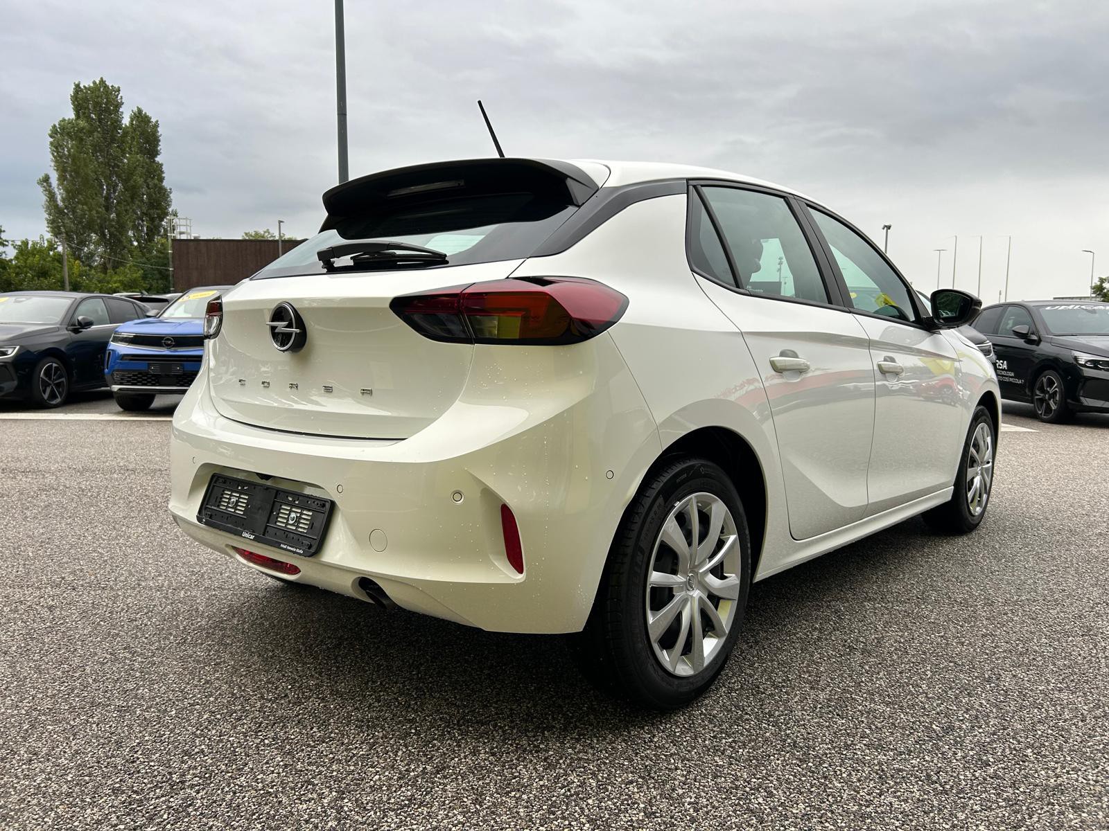 UNICAR Opel Corsa
