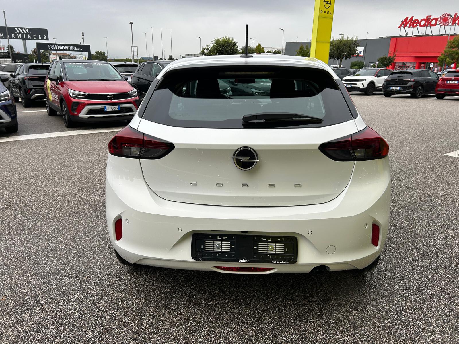 UNICAR Opel Corsa
