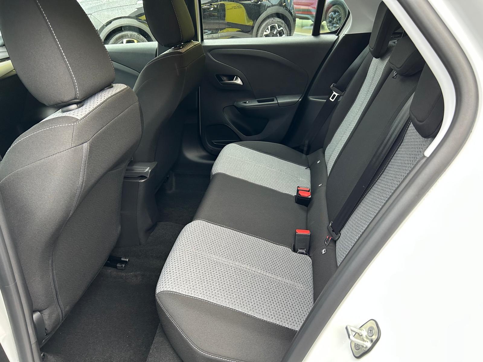 UNICAR Opel Corsa