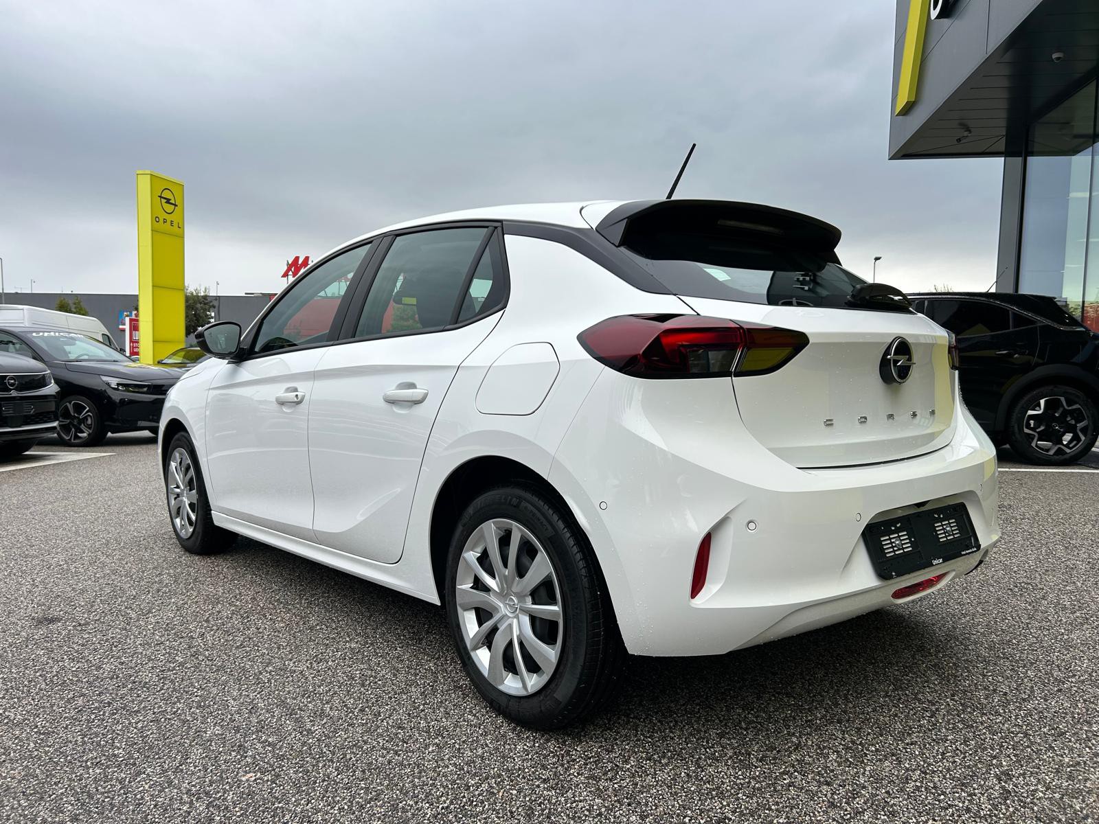 UNICAR Opel Corsa