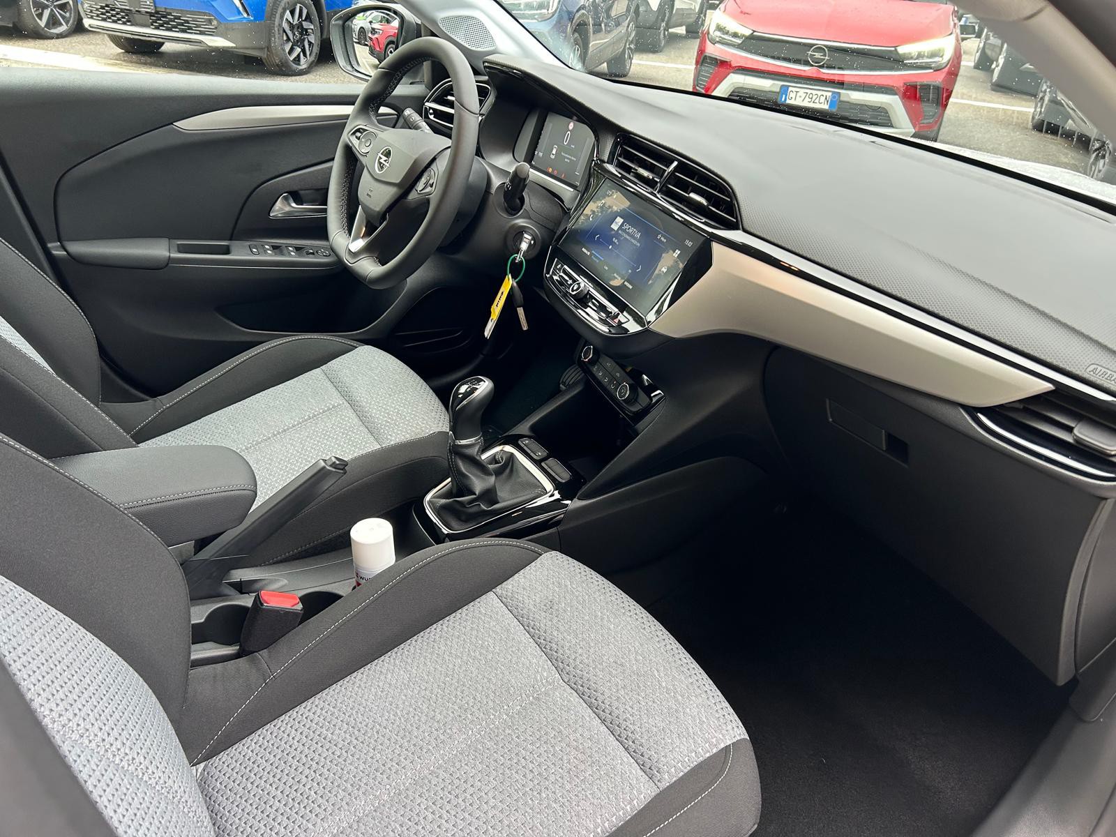 UNICAR Opel Corsa