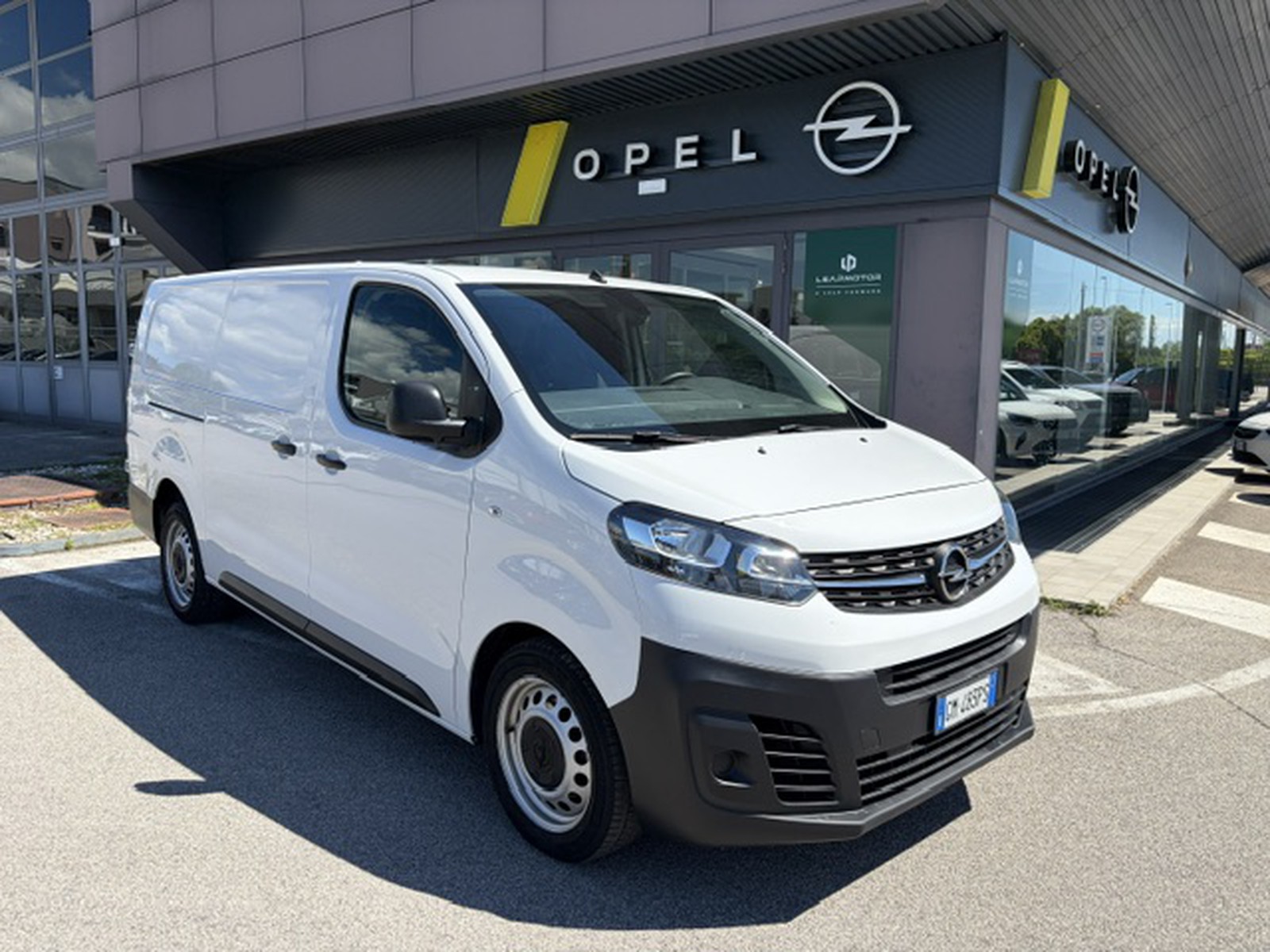UNICAR Opel Vivaro