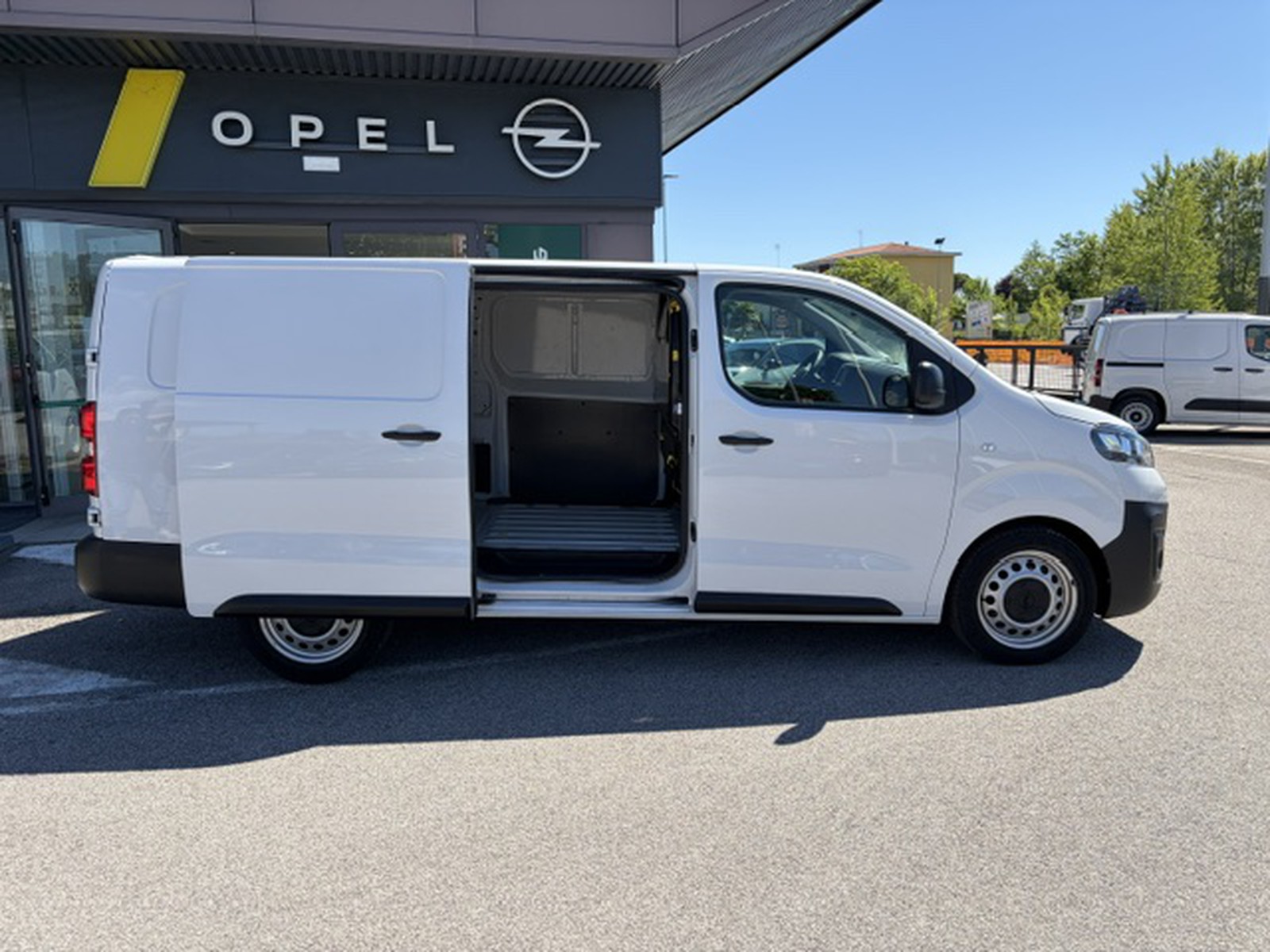 UNICAR Opel Vivaro
