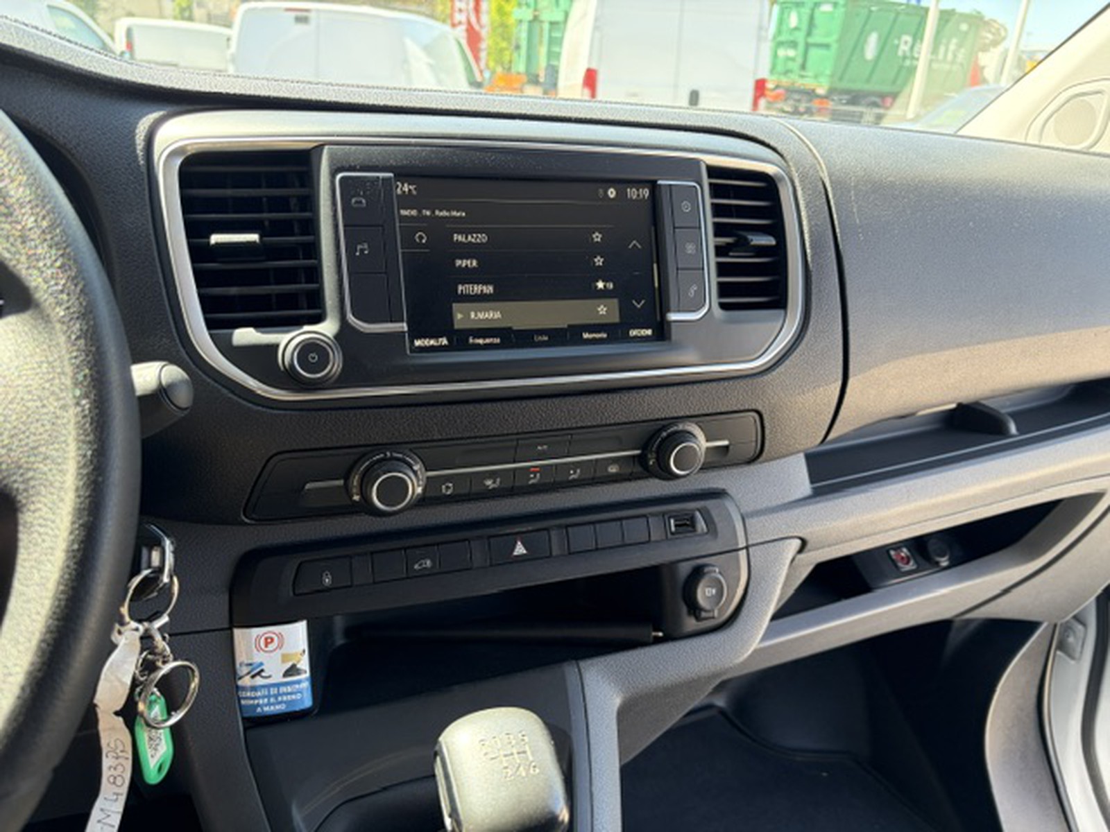 UNICAR Opel Vivaro