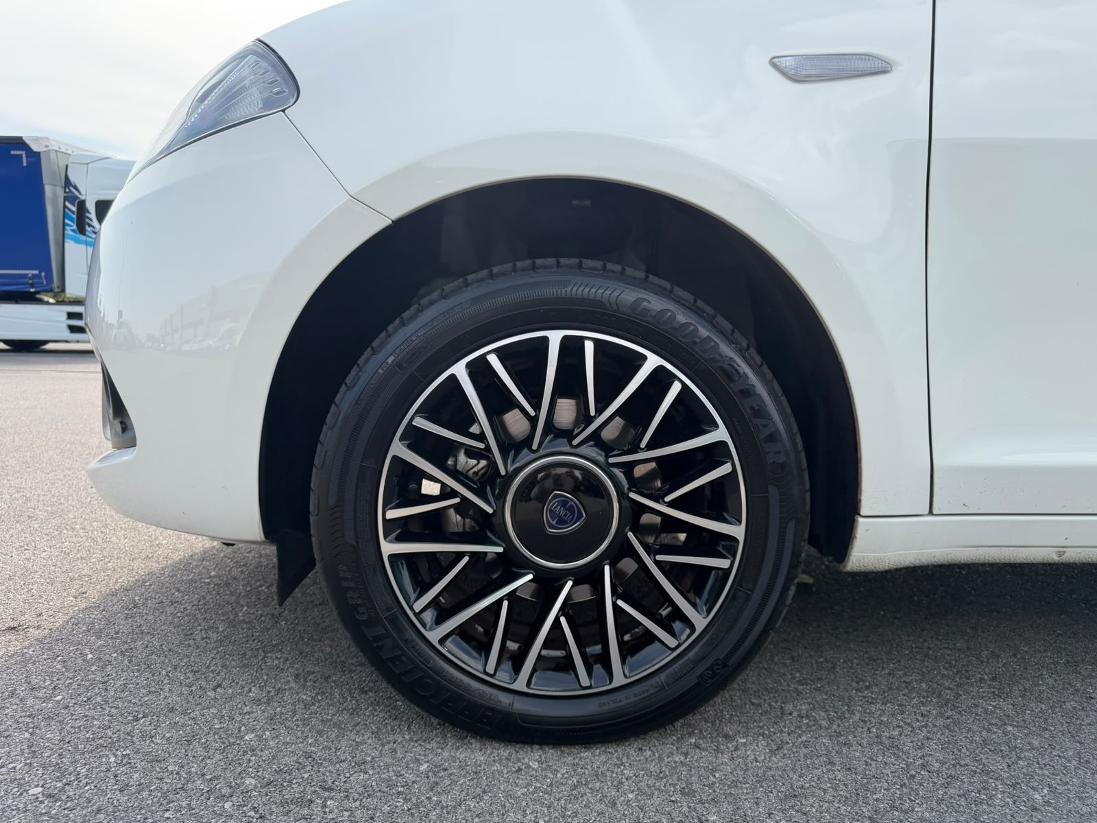 PRONTOAUTO Lancia Ypsilon