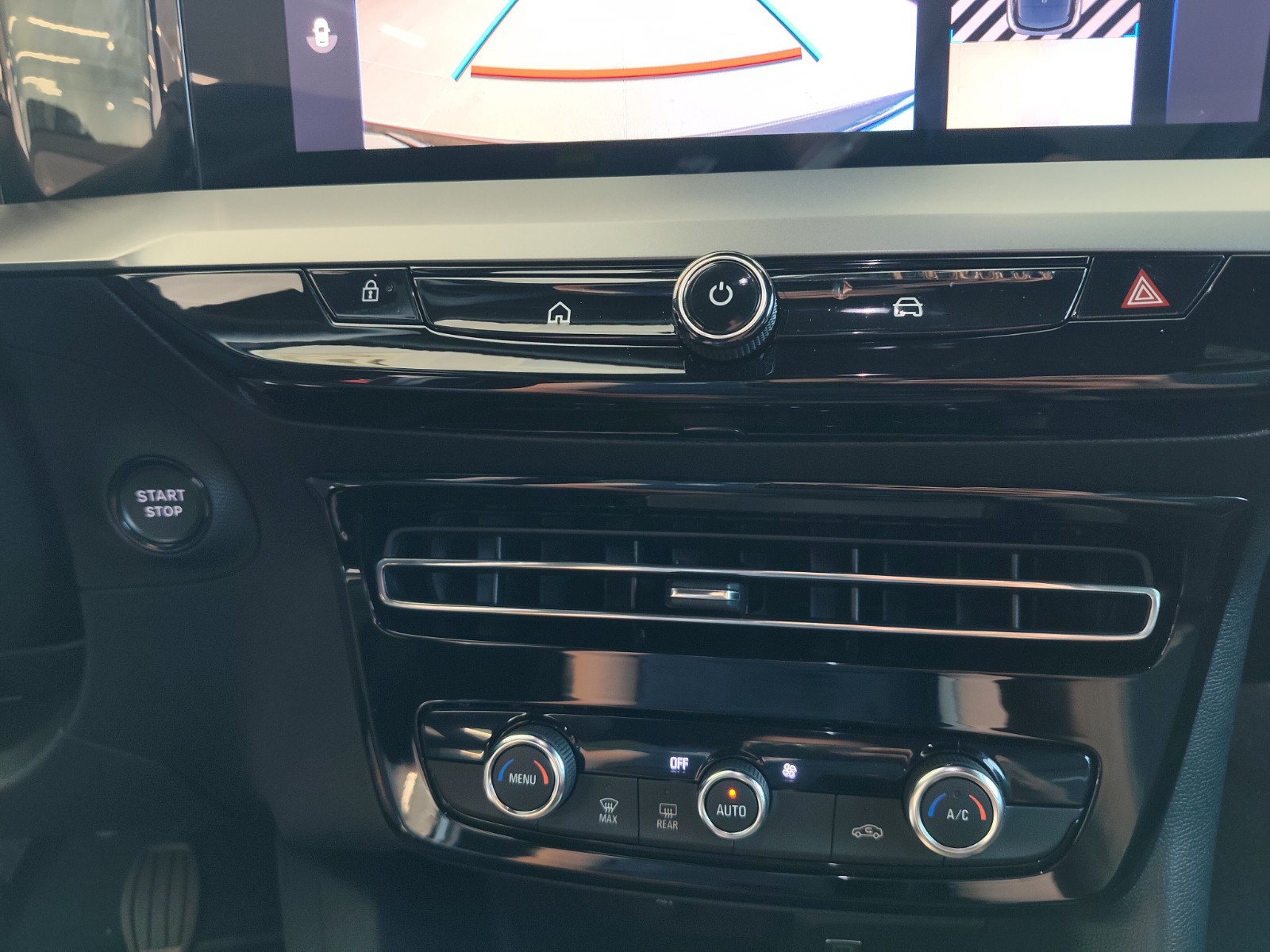 UNICAR Opel Mokka