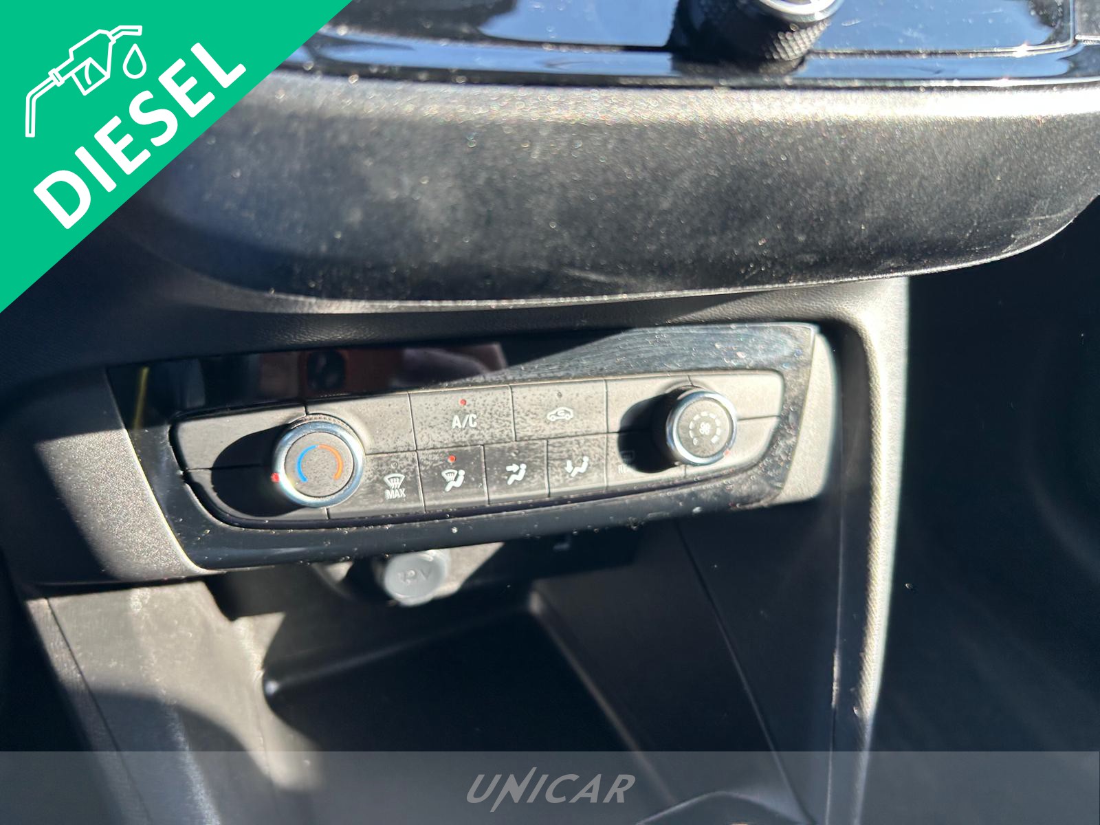 UNICAR Opel Corsa