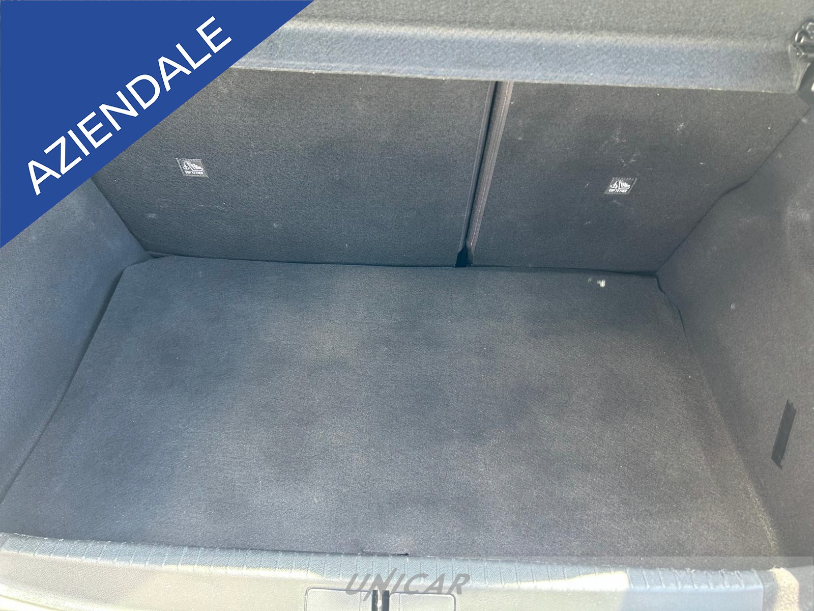 UNICAR Opel Corsa