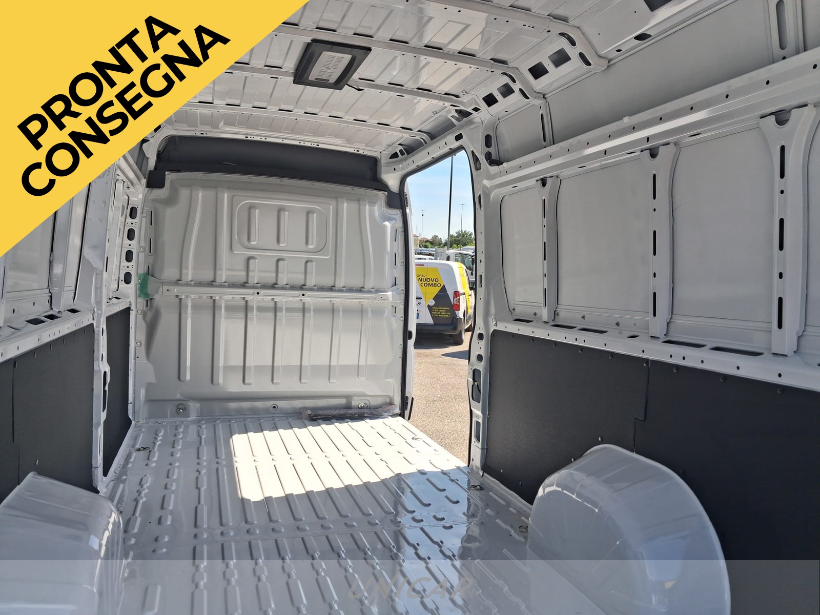 UNICAR Opel Movano