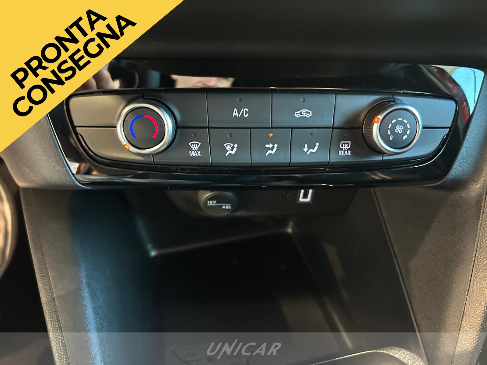 UNICAR Opel Corsa