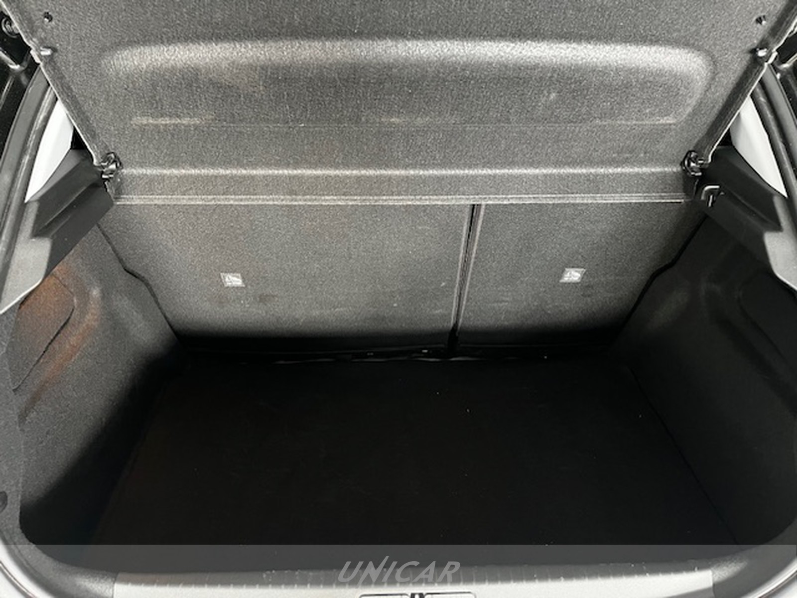 UNICAR Opel Corsa