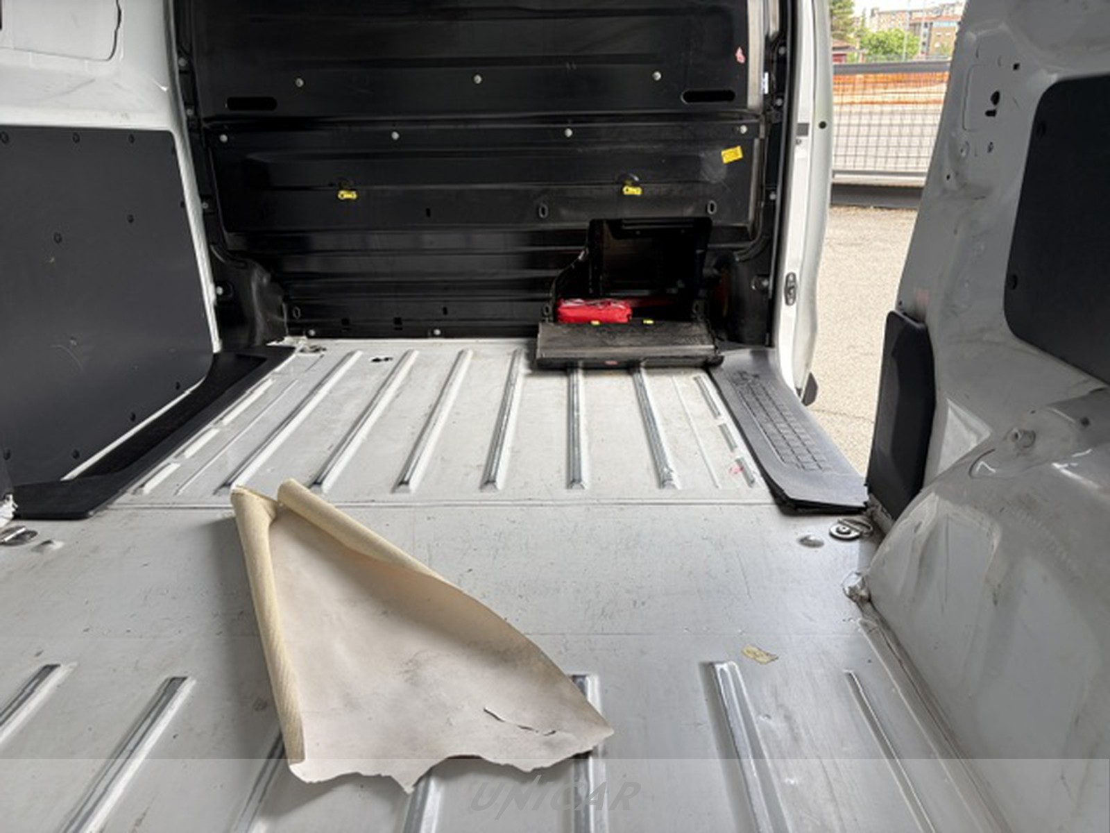 UNICAR Opel Vivaro
