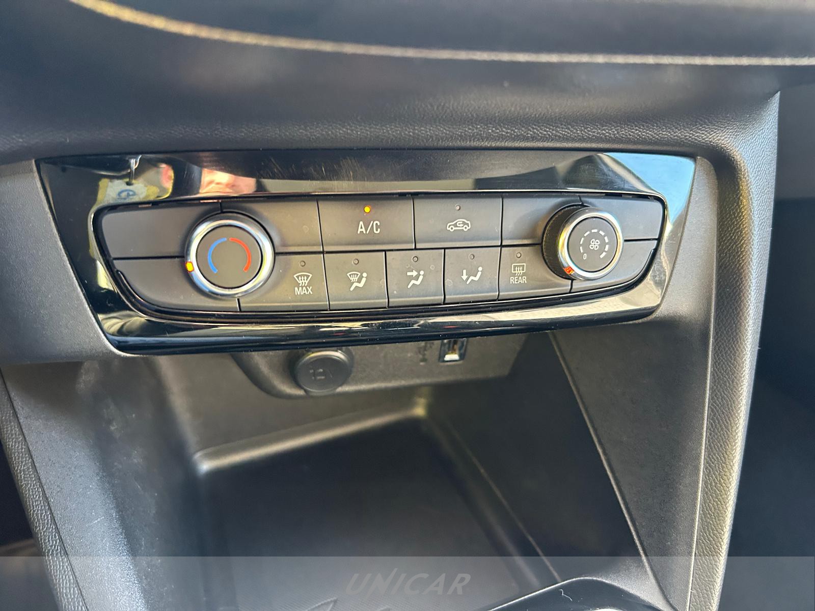 UNICAR Opel Corsa