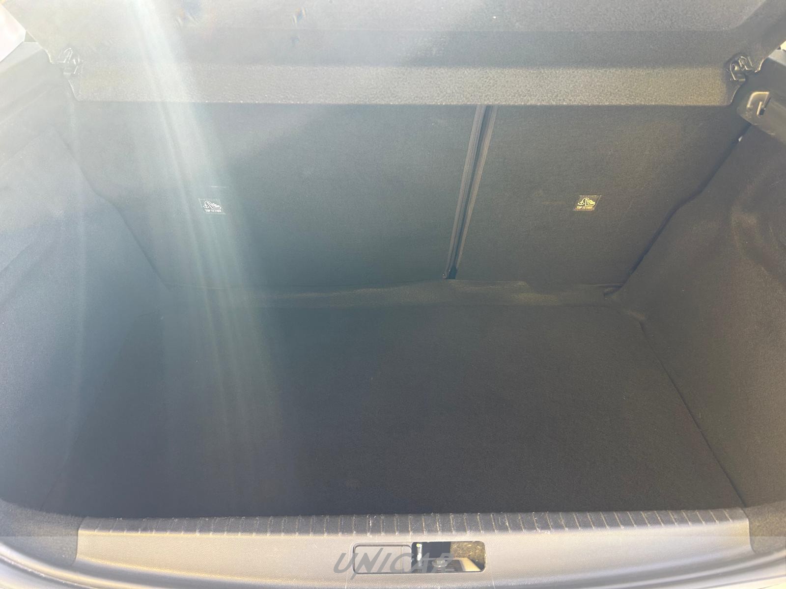 UNICAR Opel Corsa