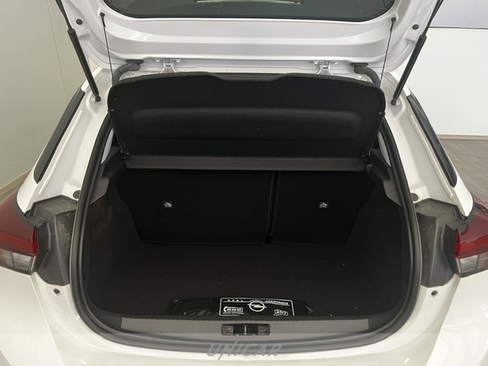 UNICAR Opel Corsa