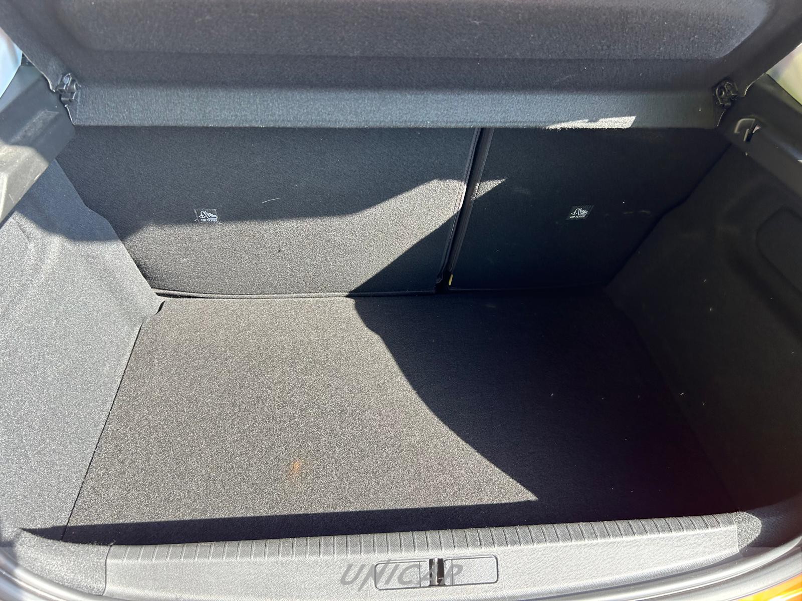 UNICAR Opel Corsa