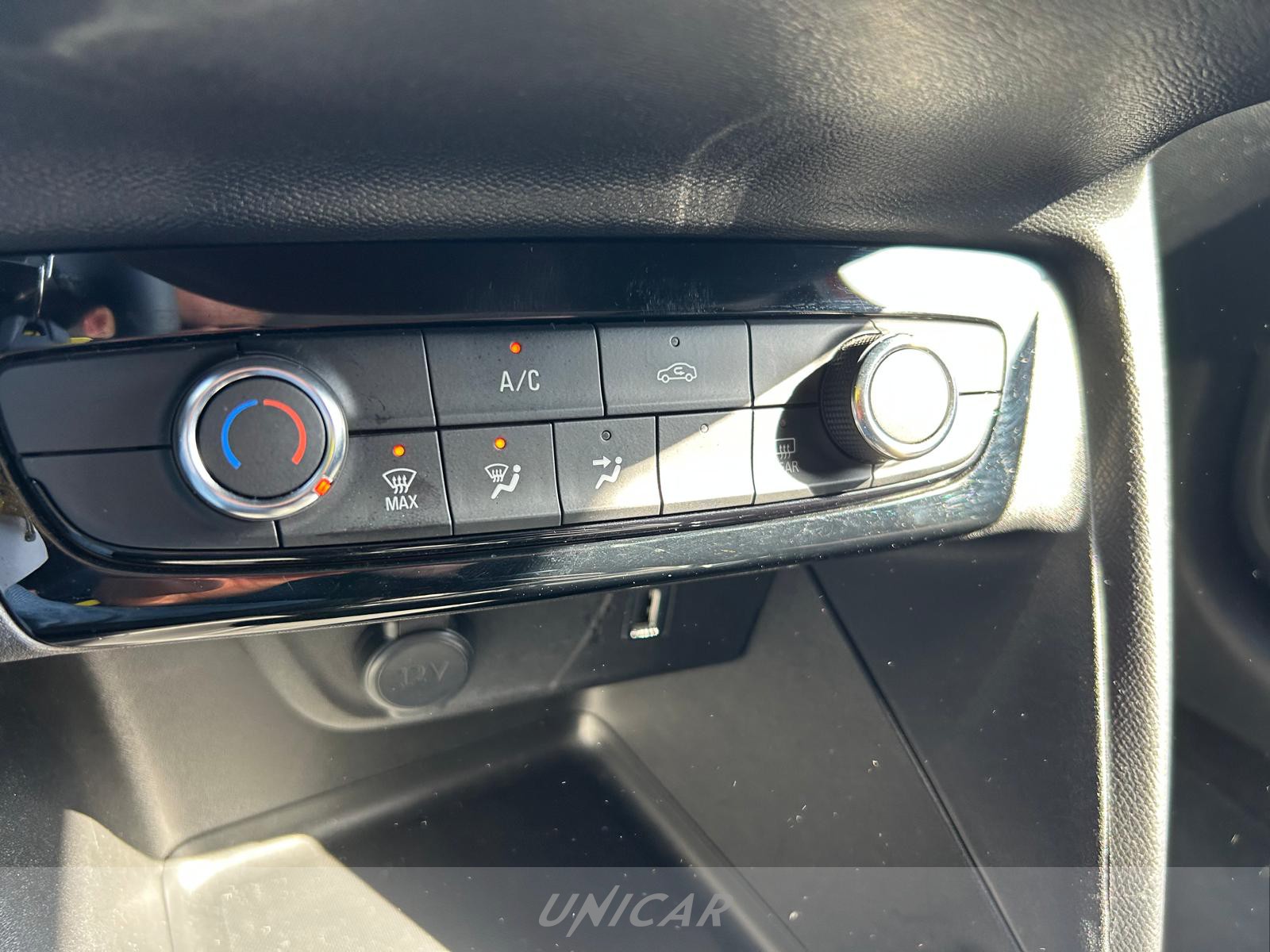 UNICAR Opel Corsa