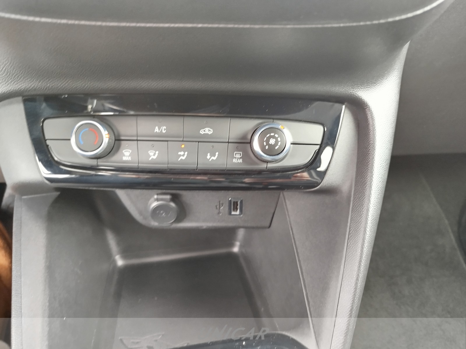 UNICAR Opel Corsa