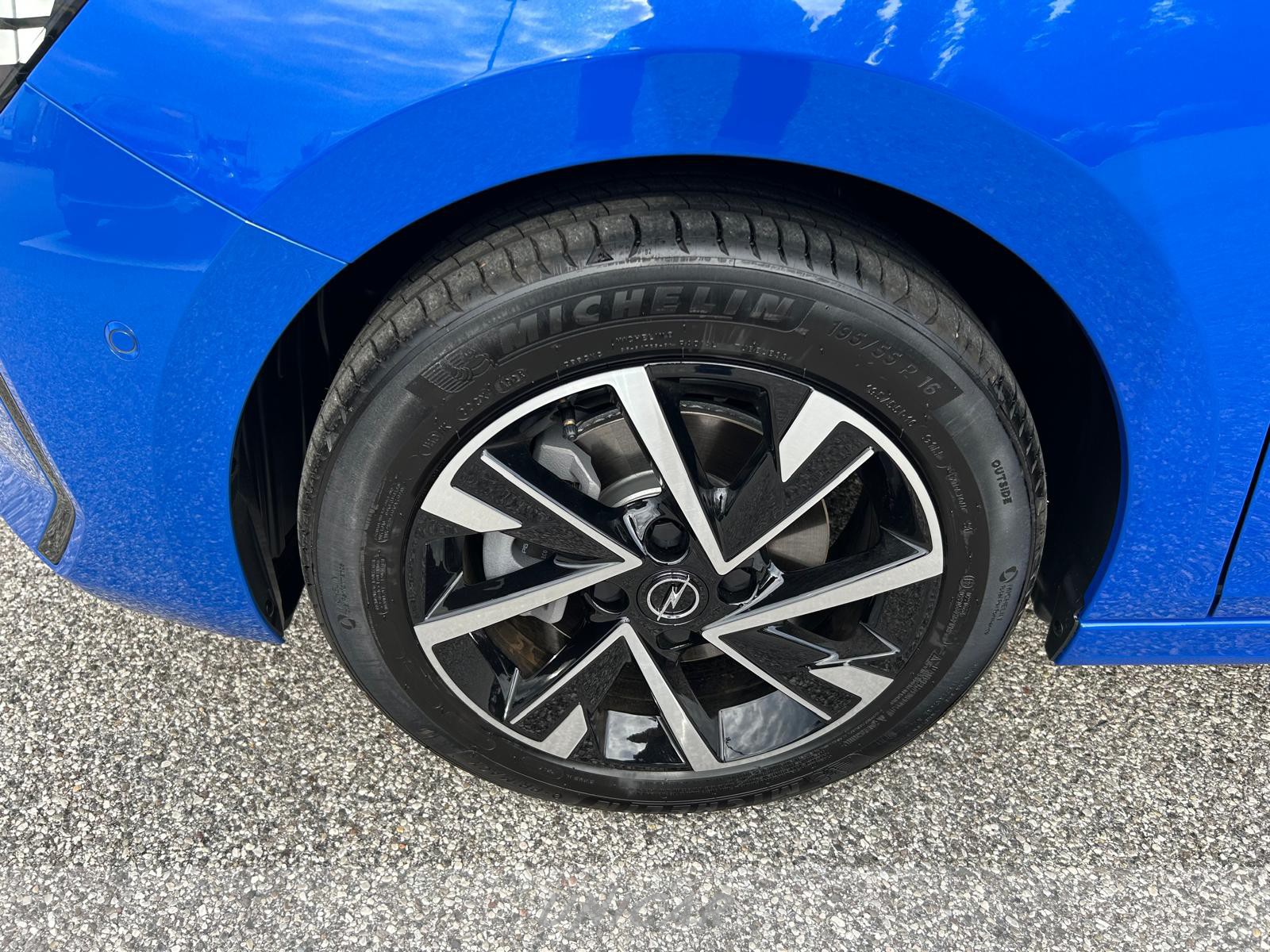 UNICAR Opel Corsa