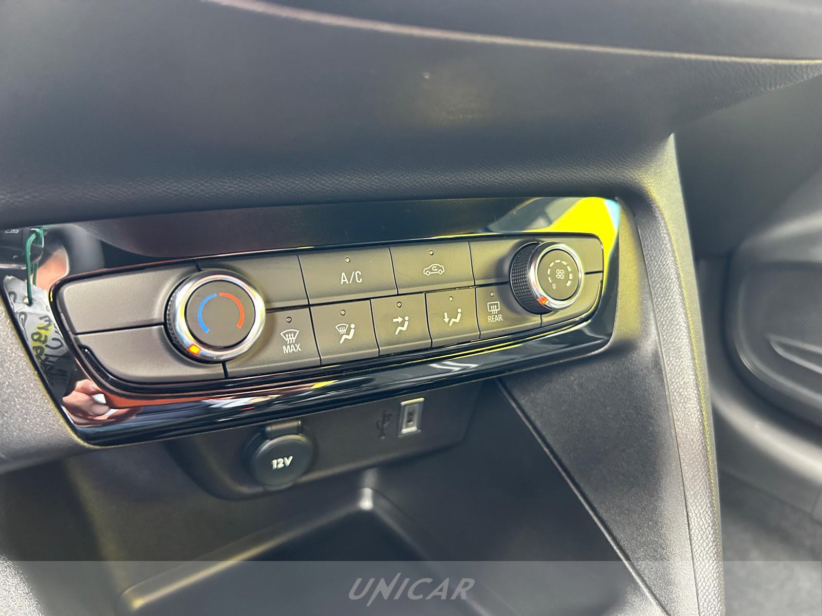UNICAR Opel Corsa