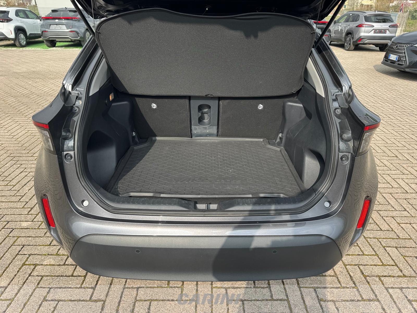 CARINI Toyota yaris cross