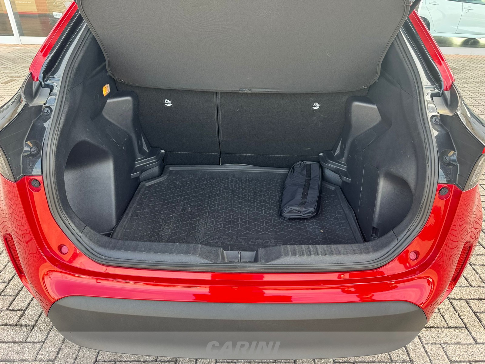 CARINI Toyota yaris cross