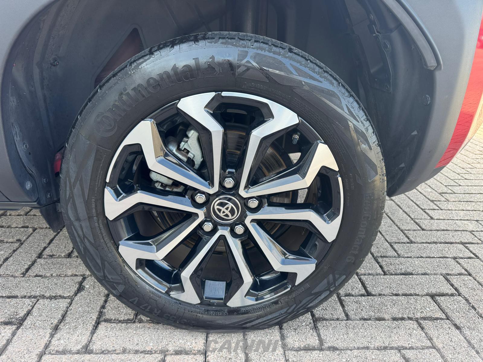 CARINI Toyota yaris cross
