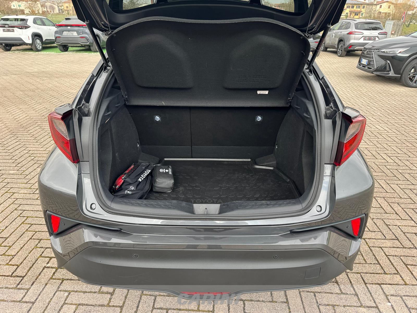 CARINI Toyota C-HR