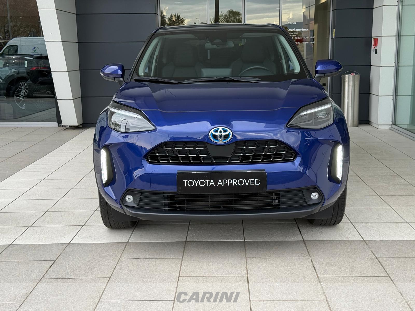 CARINI Toyota yaris cross