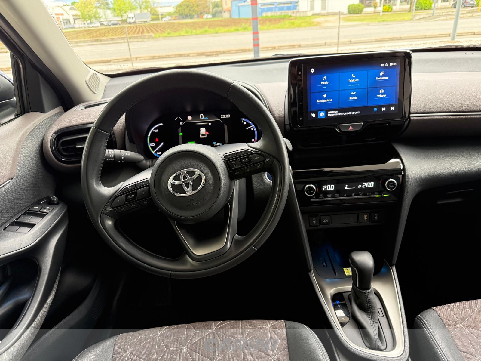 CARINI Toyota yaris cross
