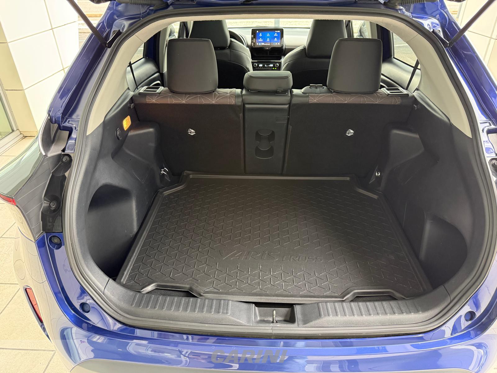 CARINI Toyota yaris cross
