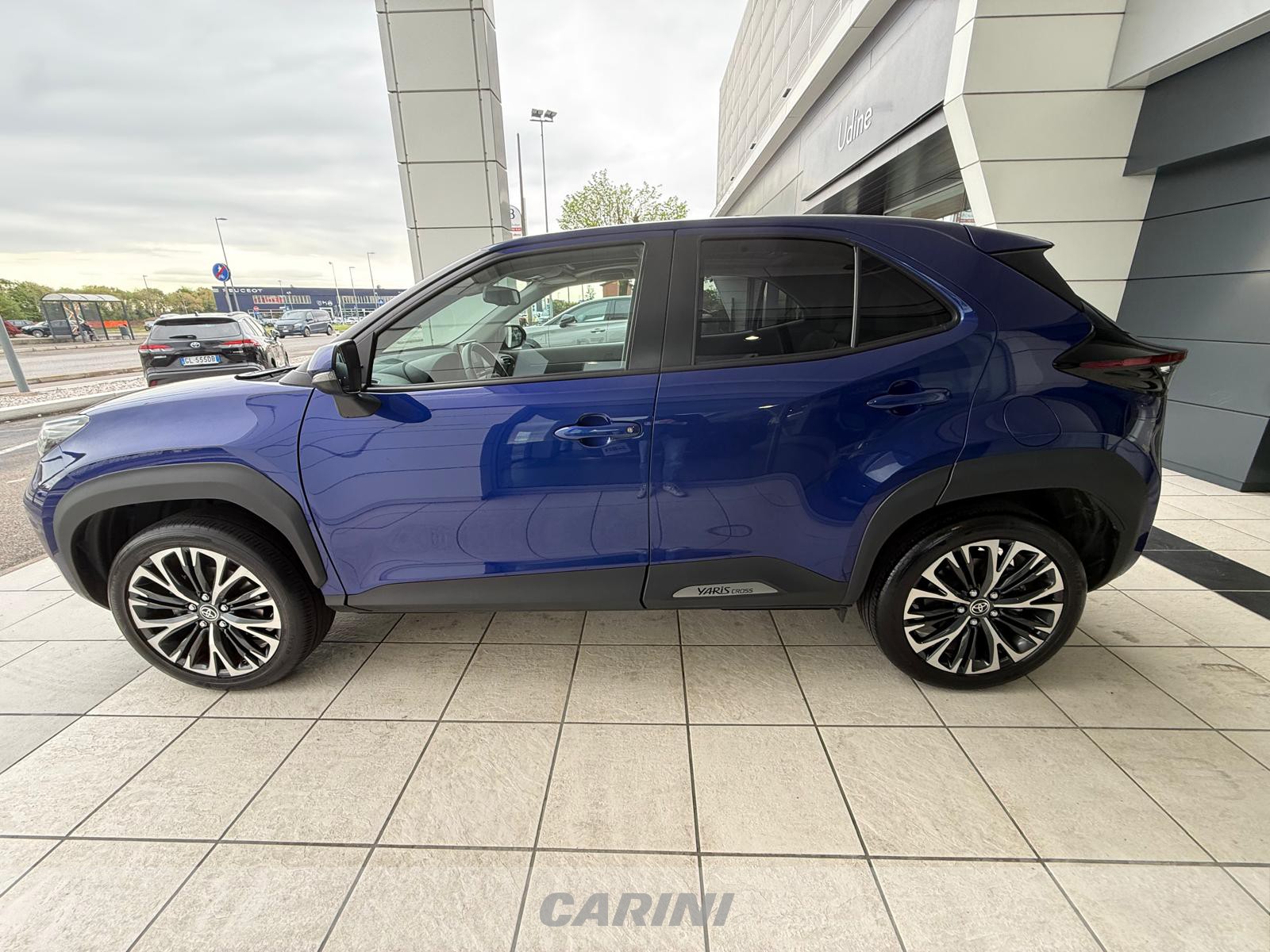 CARINI Toyota yaris cross